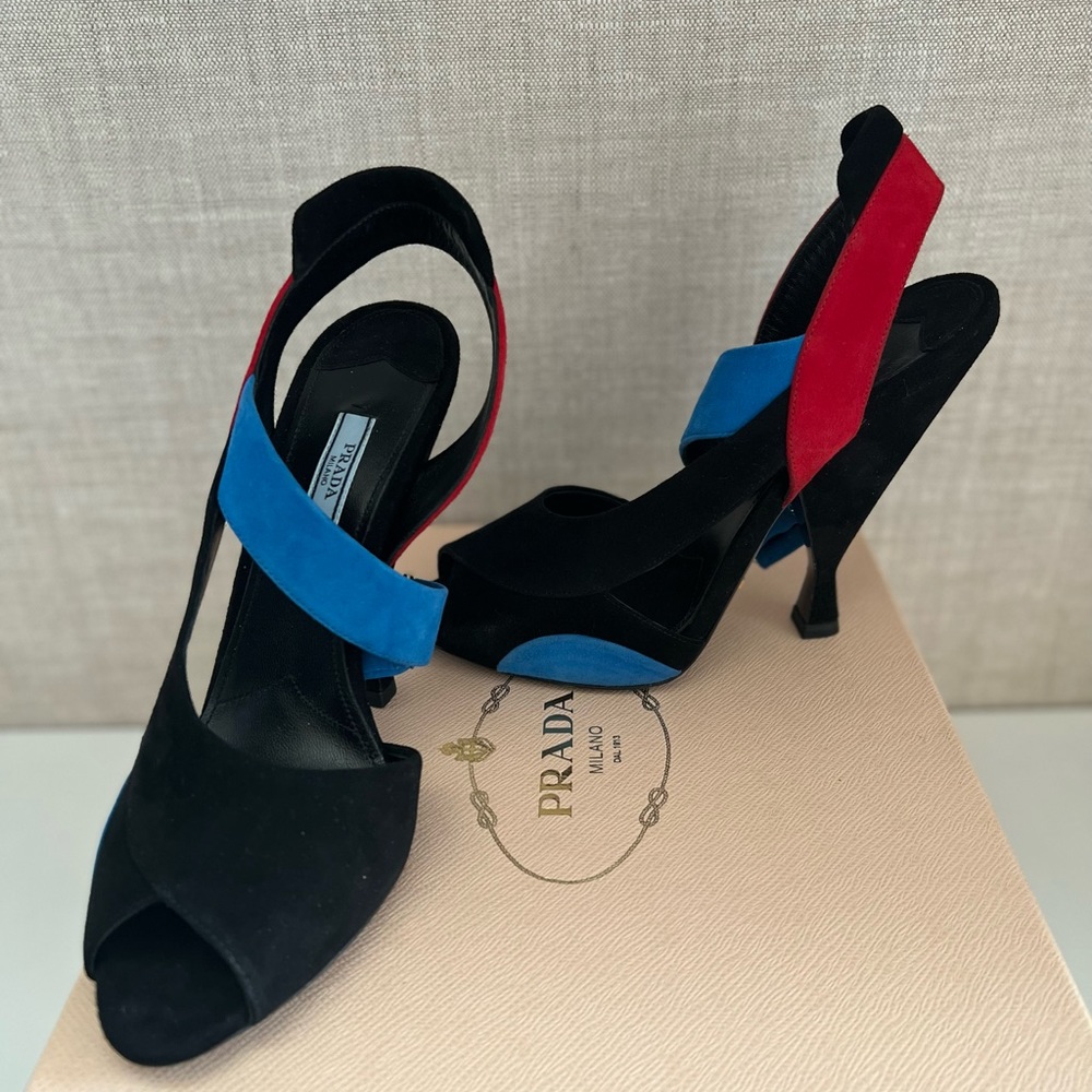 NIB - 2014 Prada Runway Heels size 39 1/2 (US 9) Suede - color “Nero + Marea”